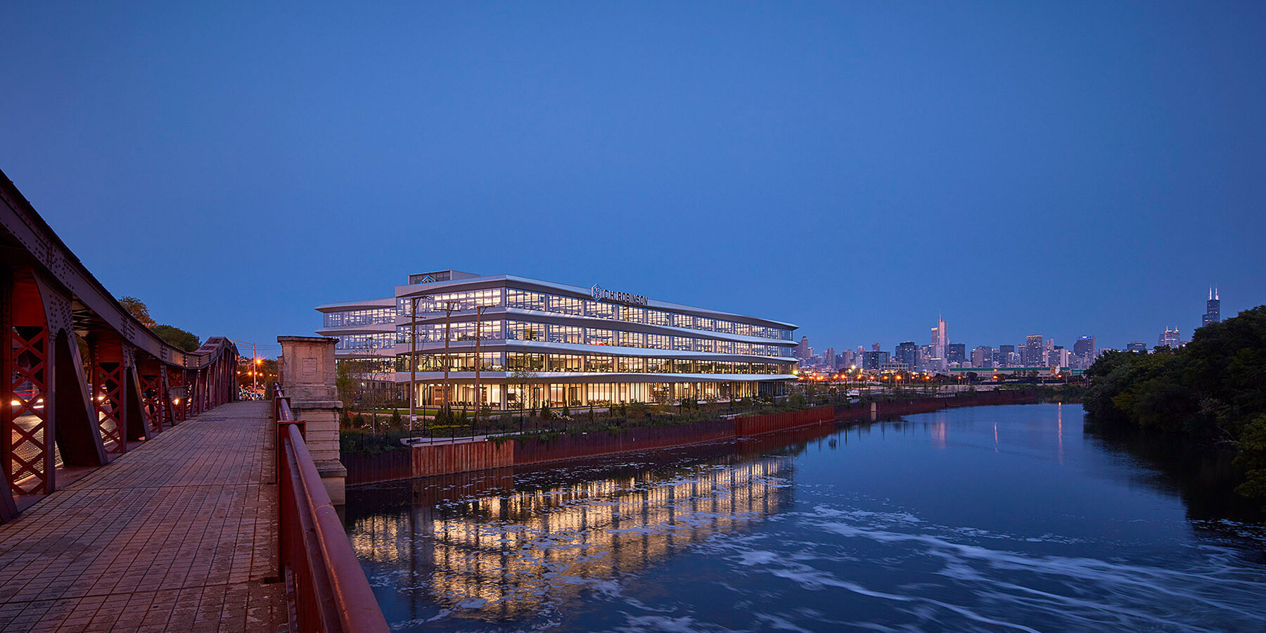 ベラ ジョン カジノ ライブ バカラの建設と改修 - 夕暮れ時のウェブスター西 1515 角の外観