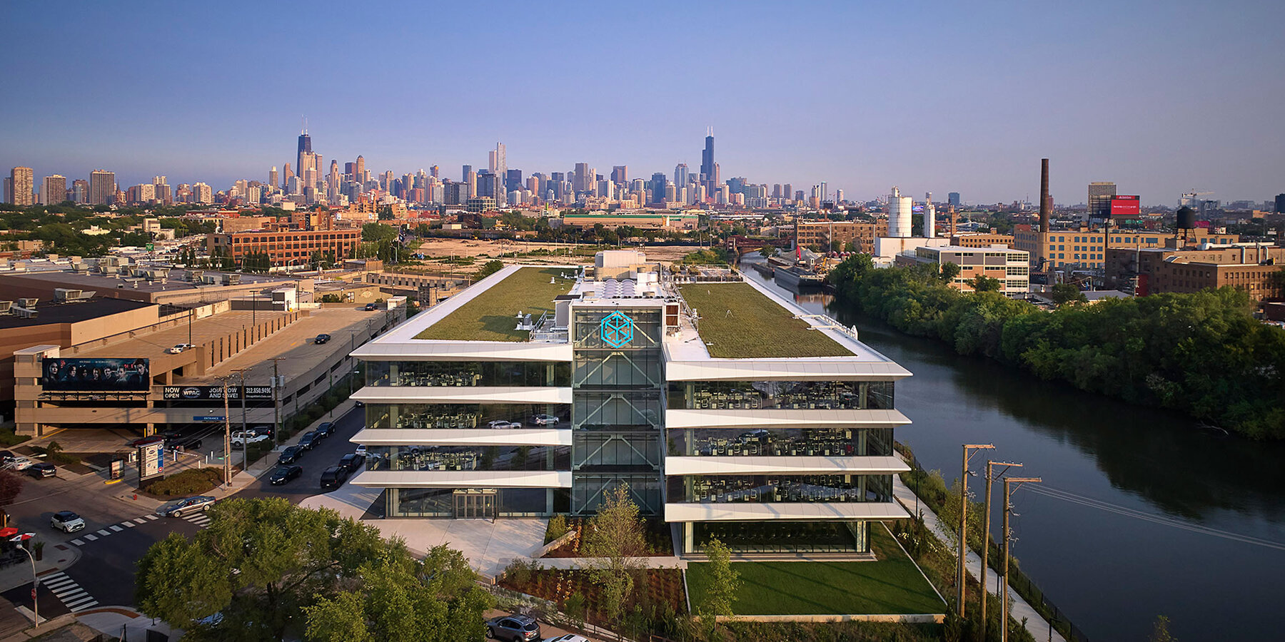 ベラ ジョン カジノ ライブ バカラの建設と改修 - 1515 W ウェブスターの屋根の外観