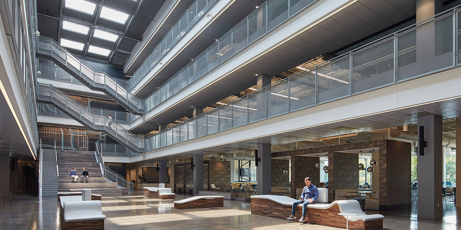 ベラ ジョン カジノ ライブ バカラの建設と改修 - 1515 W ウェブスターの内部階段と座席