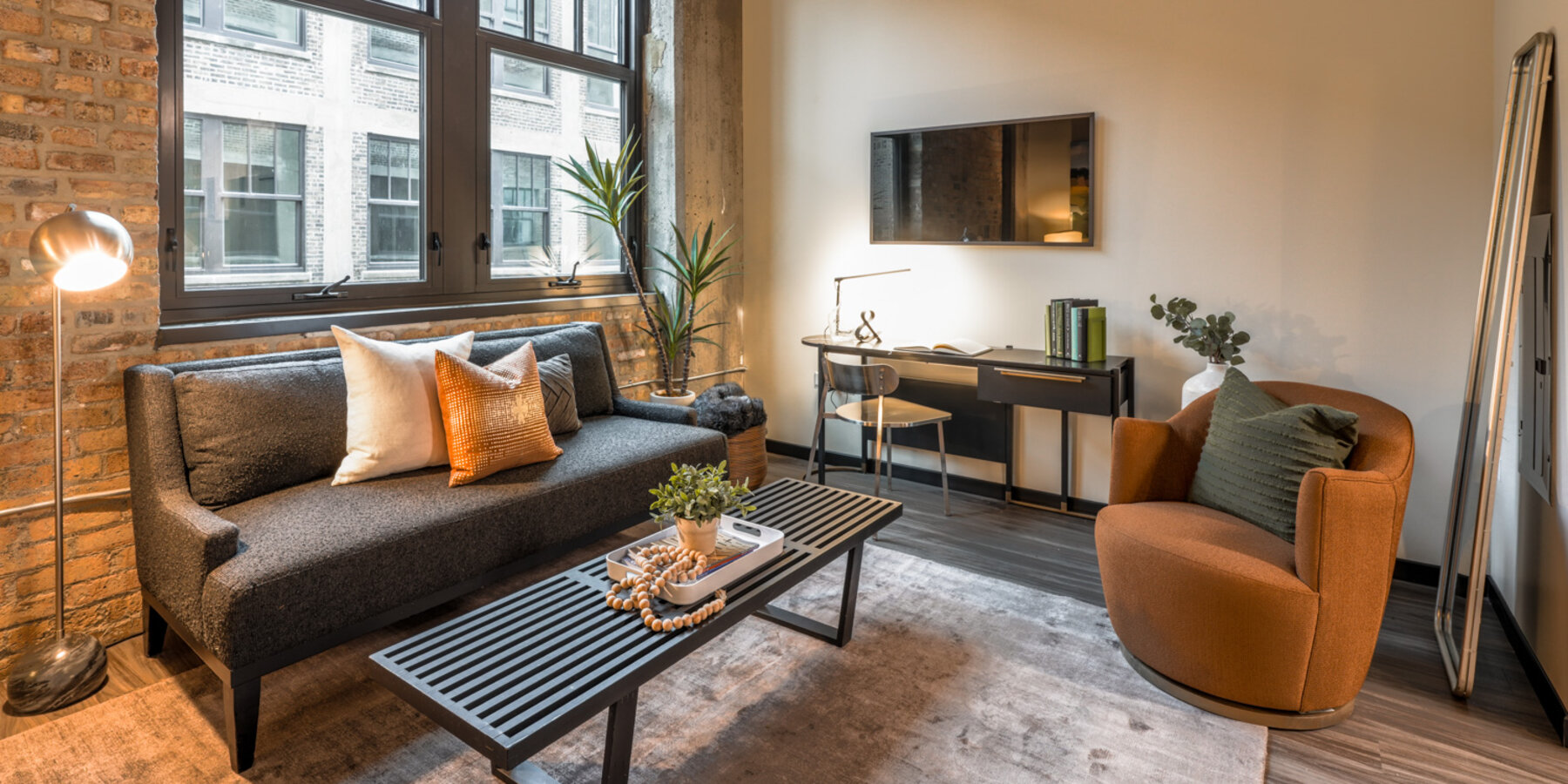 2032 N クライボーンのインテリア画像