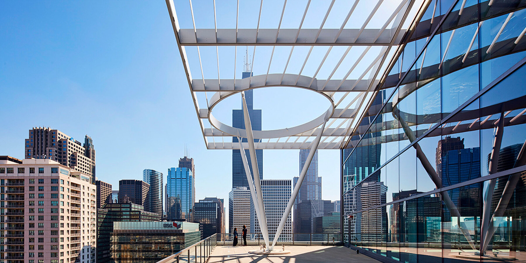 LEED 認定オベラジョン バカラス建設 シカゴ - ベラジョン バカラの屋外テラスの角度ビュー