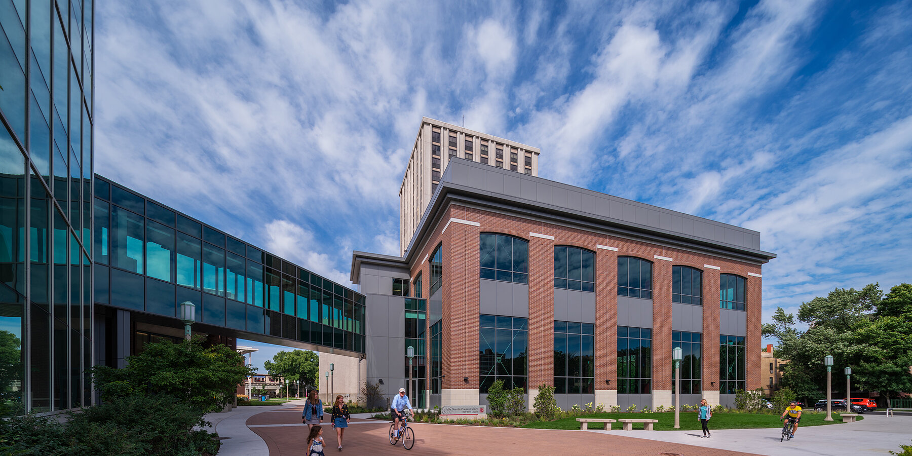 教育建設 - バカラ カジノ ルール大学アルフィー ノービル実習施設外観