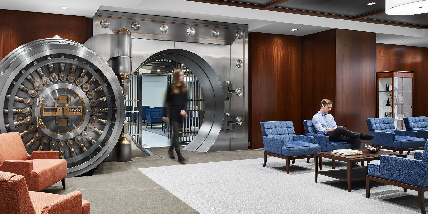 企業内装工事 - CIBC シカゴ内部金庫室