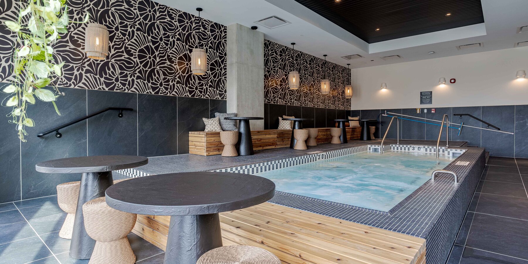 カジノ バカラ_1114 West Carroll_集合住宅