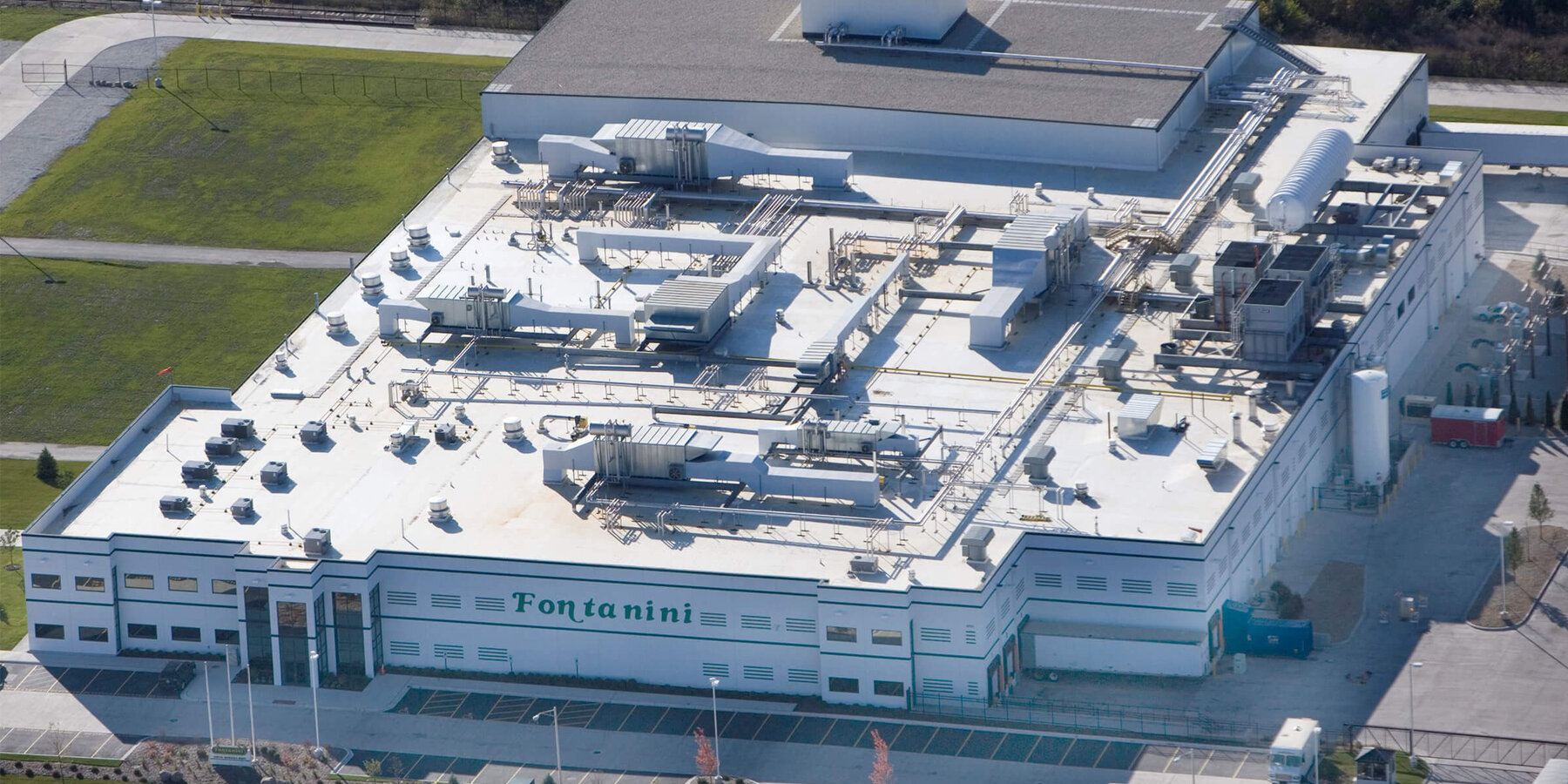 コールド サービスの設計と建設 - Fontanini Italian Meats の外観