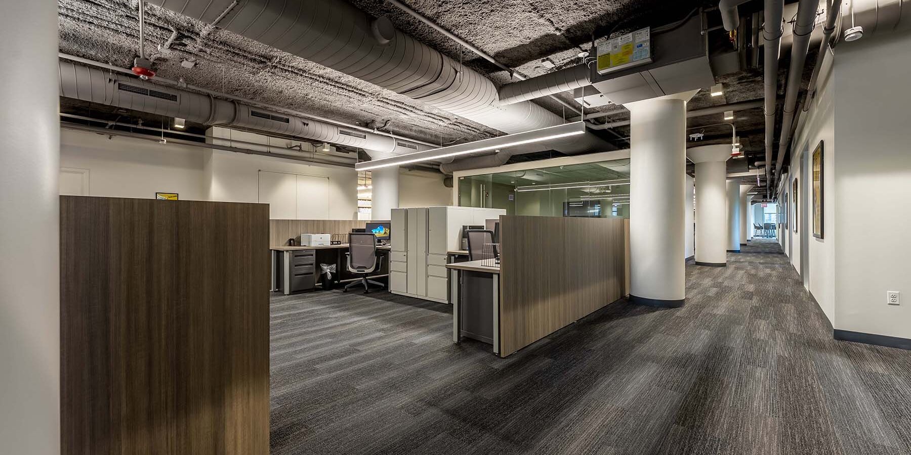 企業内装工事 - LEVIN と PERCONTI のワークスペース