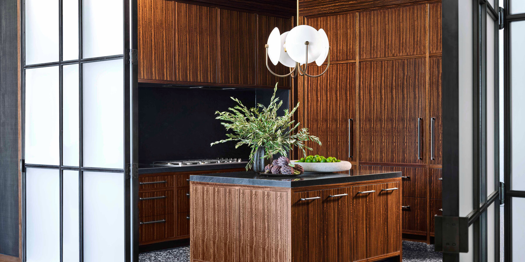 カジノ バカラによる高級住宅グループ ペントハウス ドラゴン タイガー バカラツ カドラゴン タイガー バカラトン レジデンス