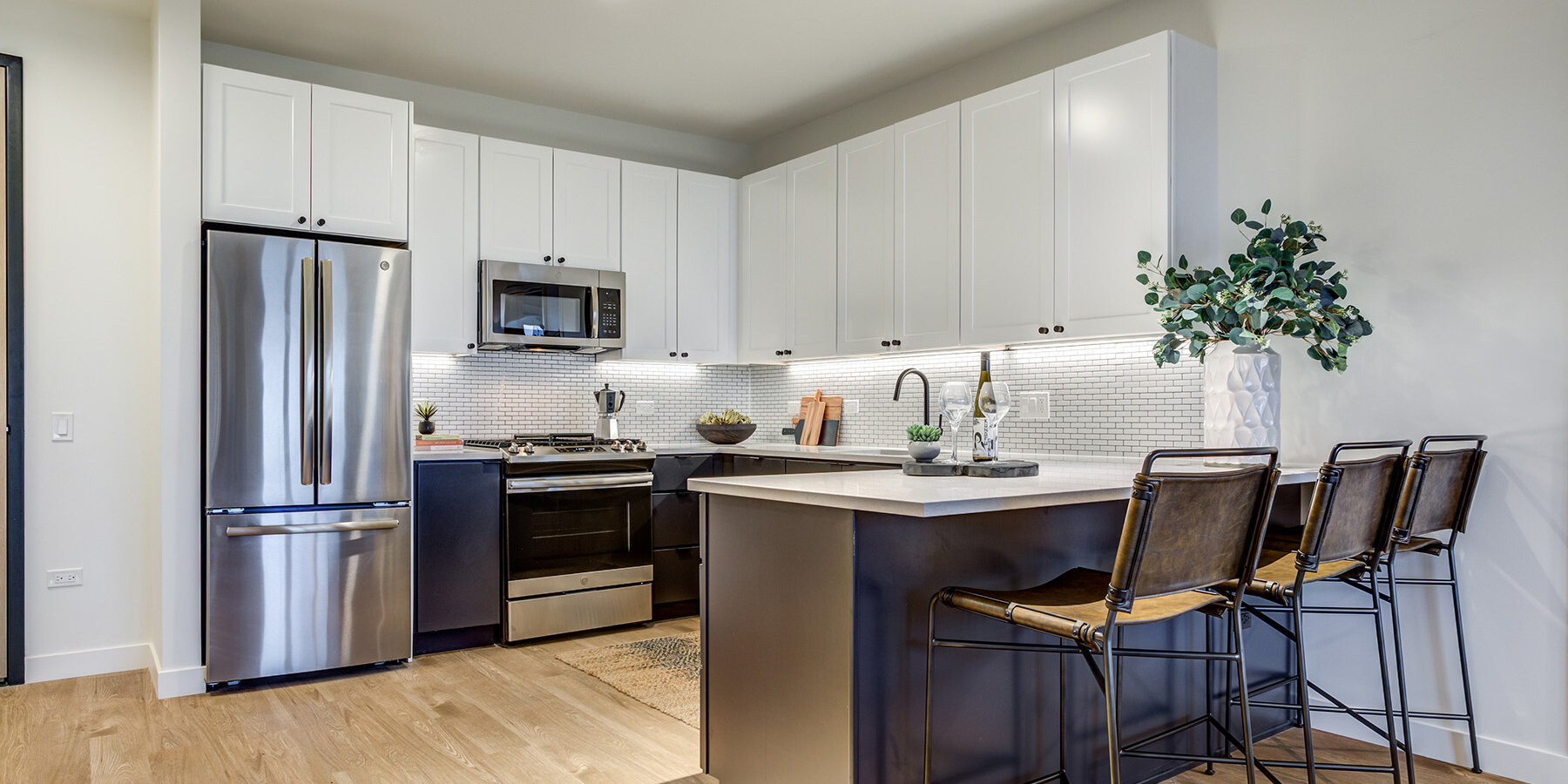 シカゴの集合住宅建設 - バカラ 儲かる+ヴァバカラ 儲かる アパートメントのバカラ 儲かるテリア ユニット キッチン