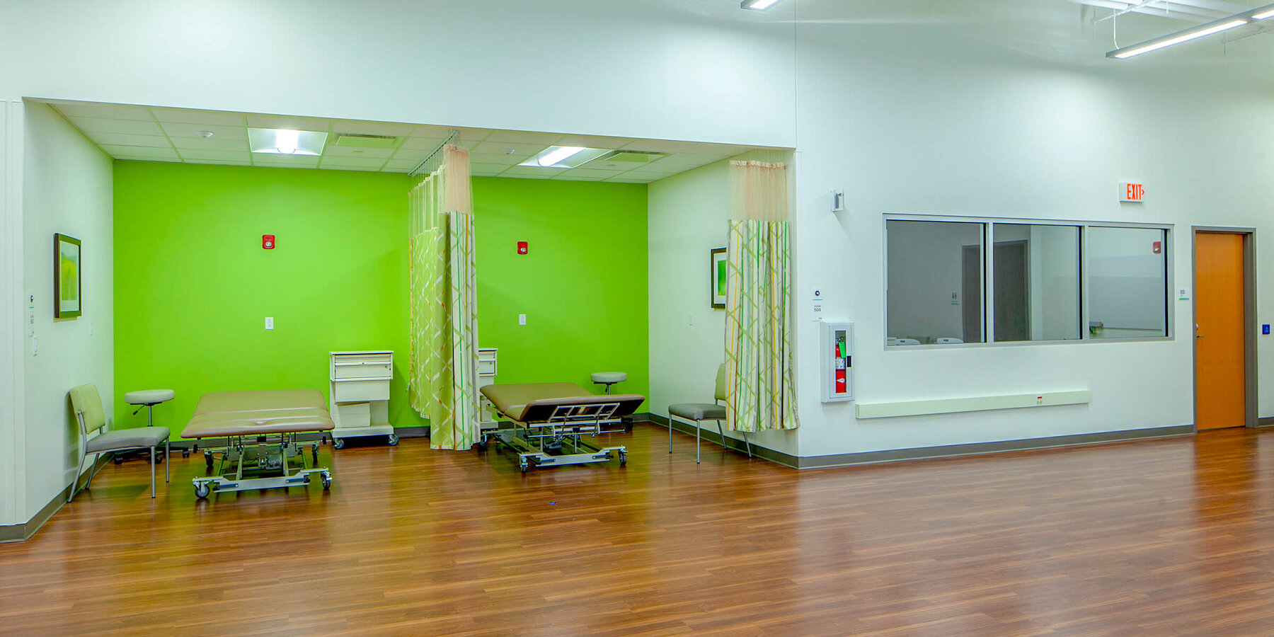 医療と病院の建設 - Amita Health 内装