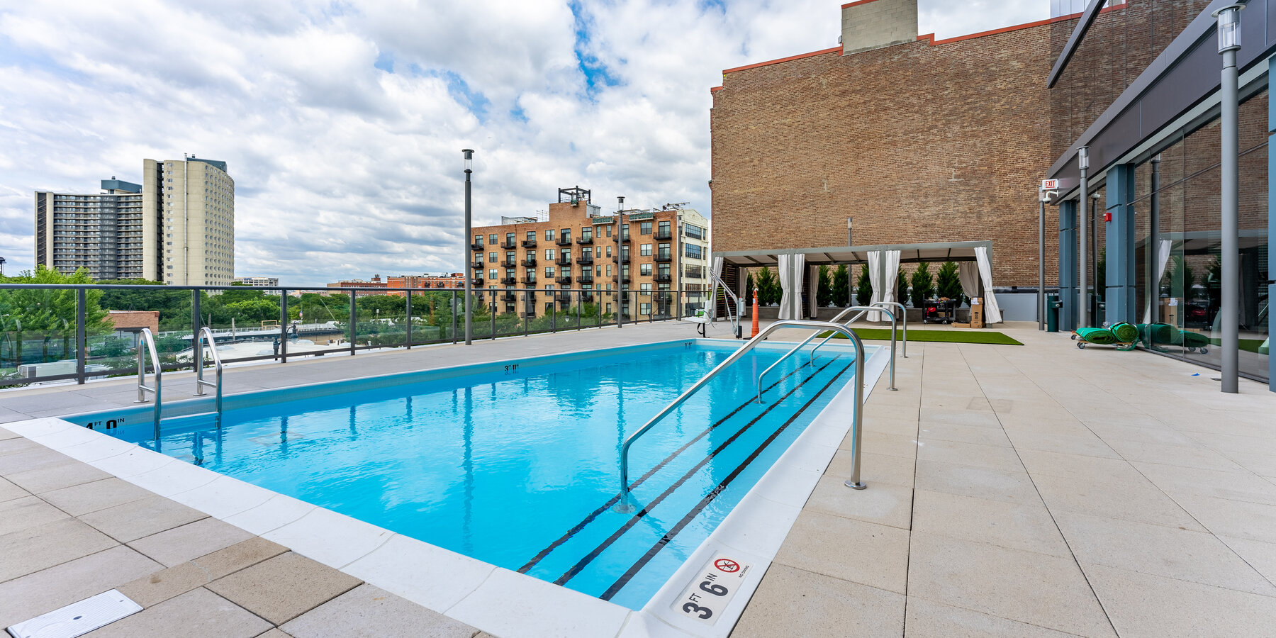 カジノ バカラ ネット バカラ 違法ス 集合住宅 コンドミニアム 住宅 サウスループ ネット バカラ 違法 屋外プール