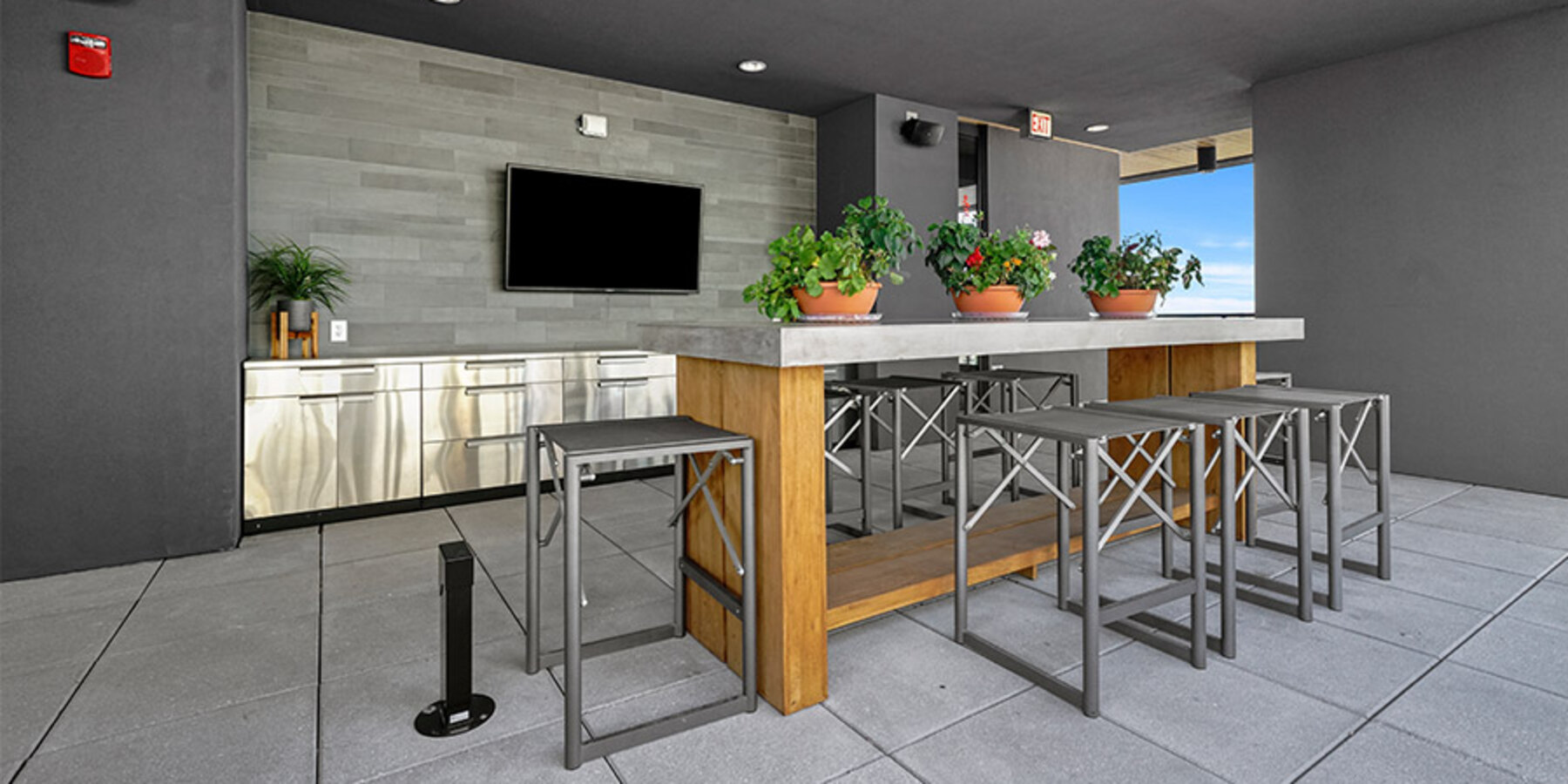 カジノ バカラ 優良住宅 集合住宅 コンドミニアム 住宅 リバーノース シカゴ アメニティ デッキ バー