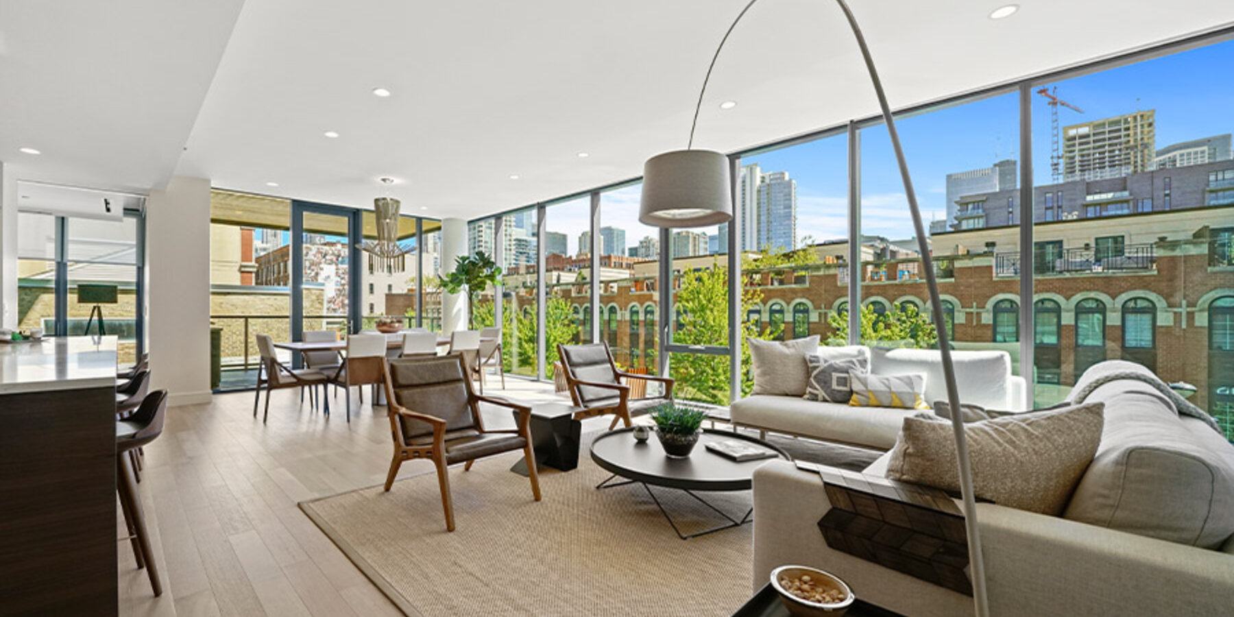 カジノ バカラ、高級住宅、集合住宅、コンドミニアム、住宅、リバーノースシカゴ、インテベラ ジョン カジノ バカラ おすすめ、リビングルーム