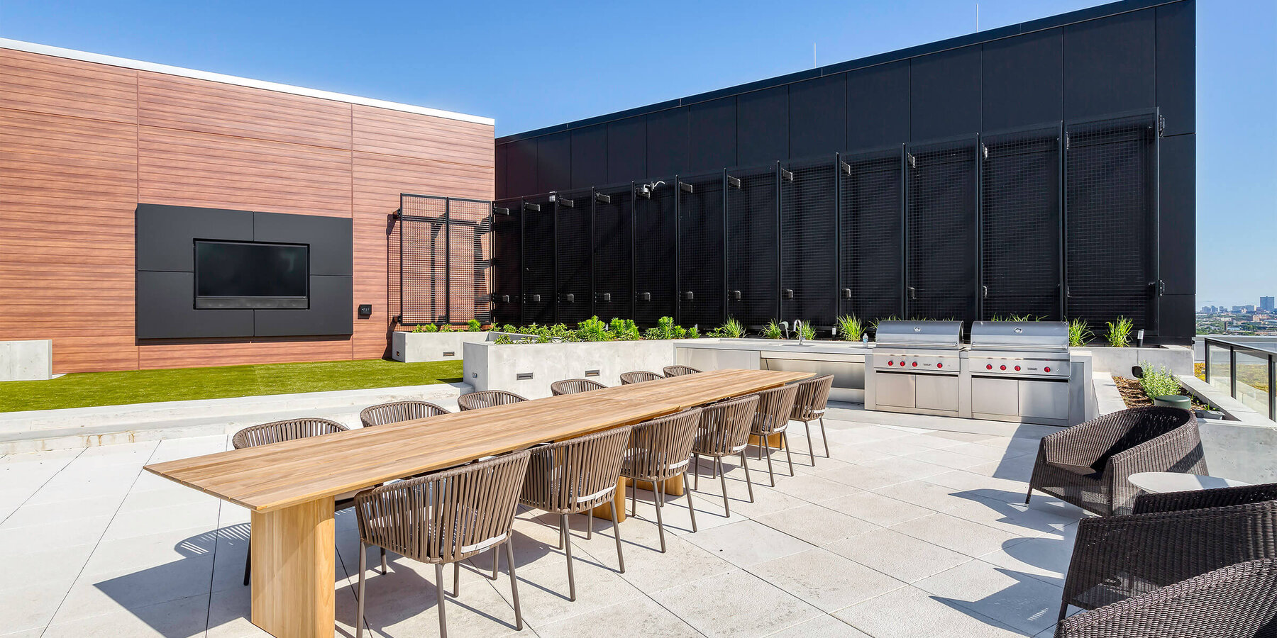 インカジ バカラ科学研究所の建設 - フルトン研究所 フルトンの屋外パティオ席