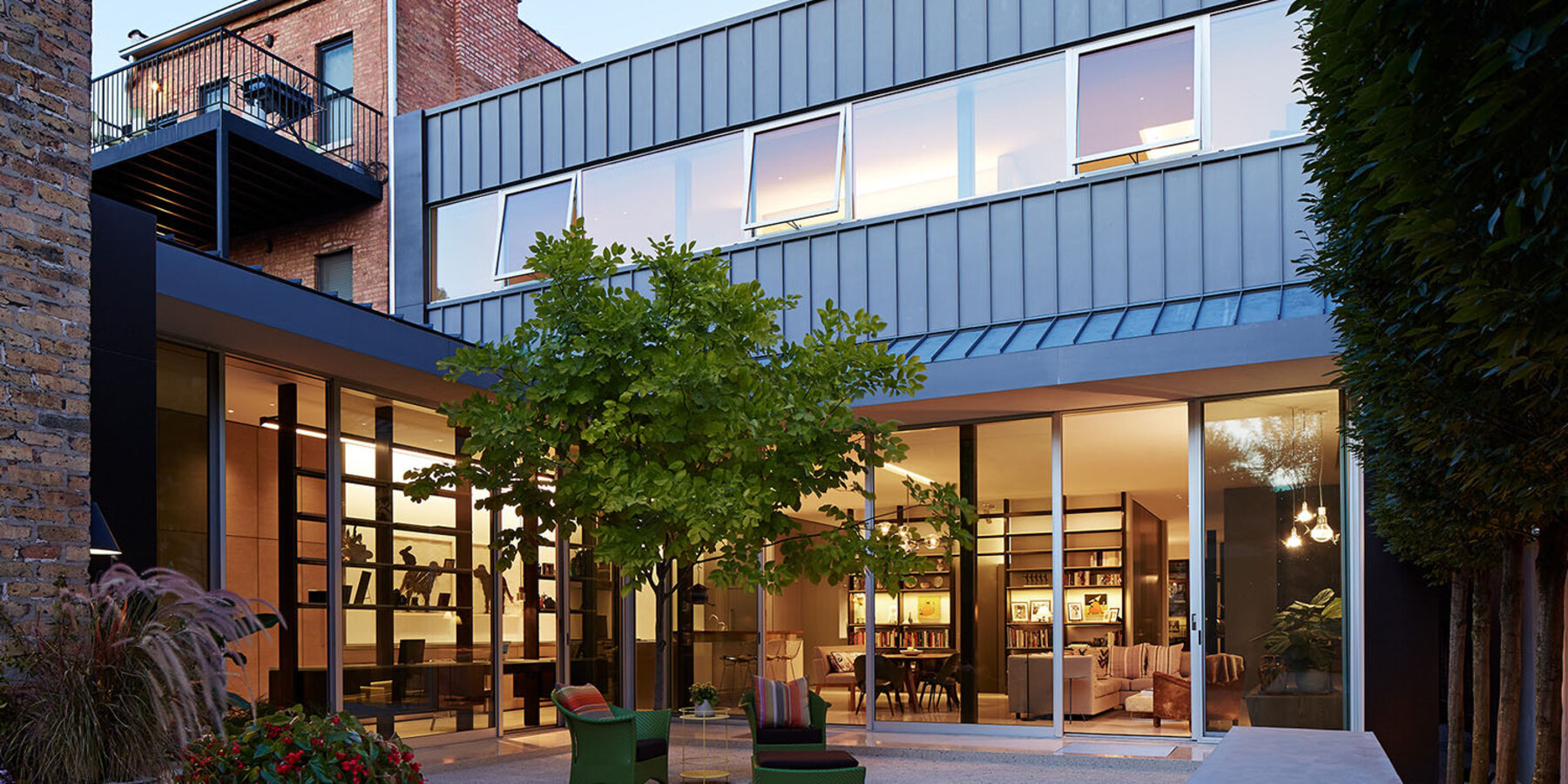 カスタム ホーム ビルダーズ ベラジョン バカラ やり方 - ウィッカー パーク レジデンスの裏庭とパティオ