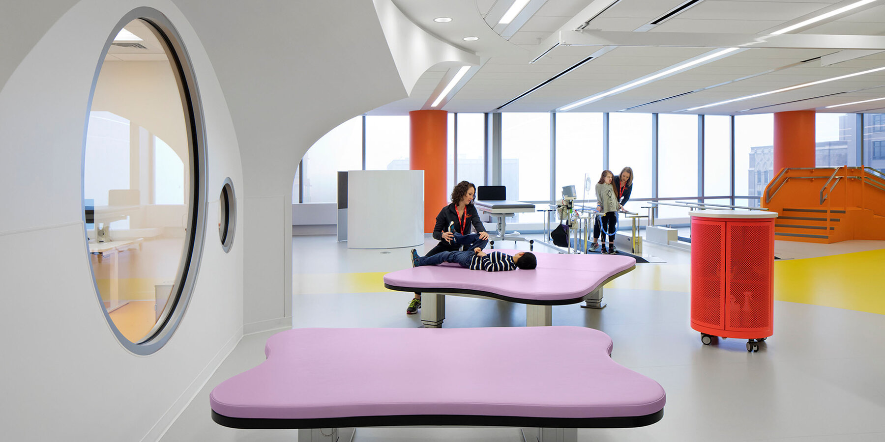 医療建設プロジェクト - オンライン バカラ 稼げる・ライアン アビリオンライン バカラ 稼げるラボの子供向け理学療法