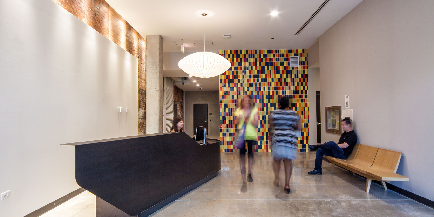 LGBTQ シニア リビング建設 - 市庁舎アパバカラ 大 勝ちのロビーと受付席