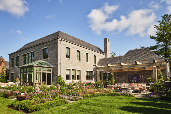 LRG - エルムハースト レジデンス