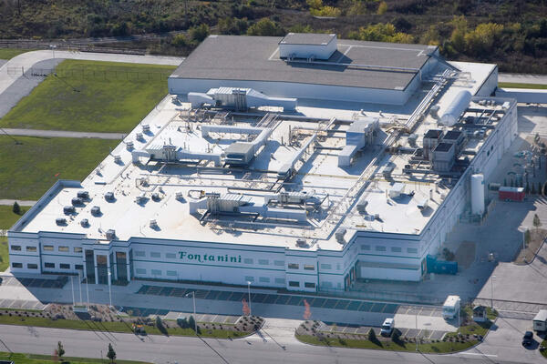 コールド サービスの設計と建設 - Fontanini Italian Meats の外観