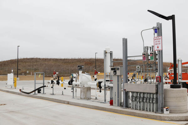 シカゴ空港建設会社 |バカラ ドラゴン タイガー燃料システムの外観