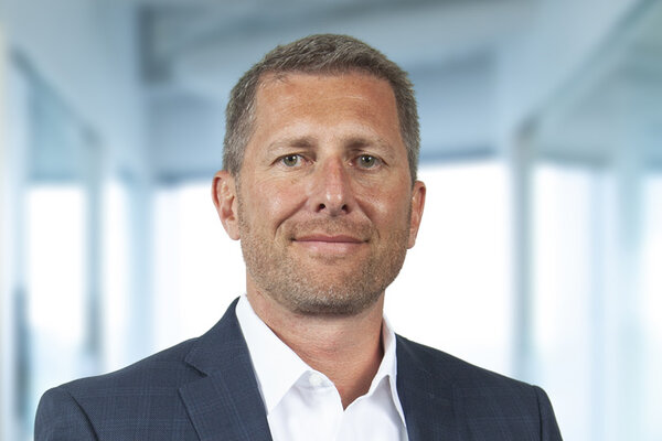 ジョー・サダウスカスの人事廊下