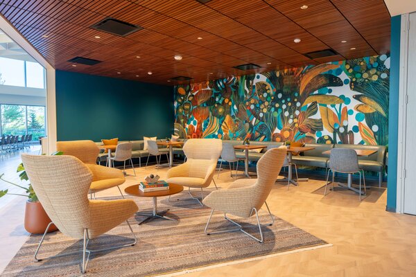 アステラス製薬